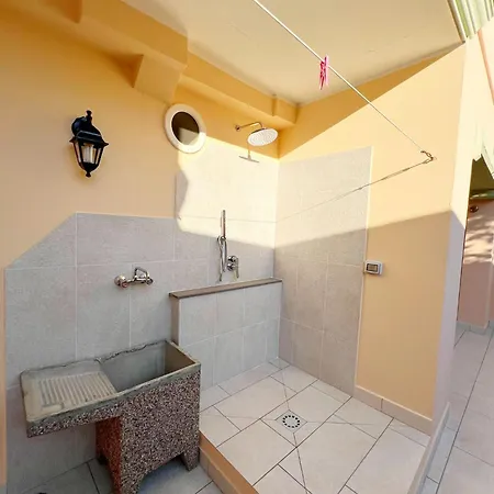 Exclusive Riverside House In The Center Of Bosa - Private Garden And Parking