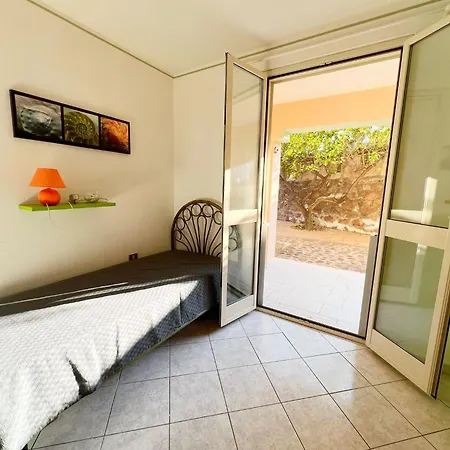 Exclusive Riverside House In The Center Of Bosa - Private Garden And Parking