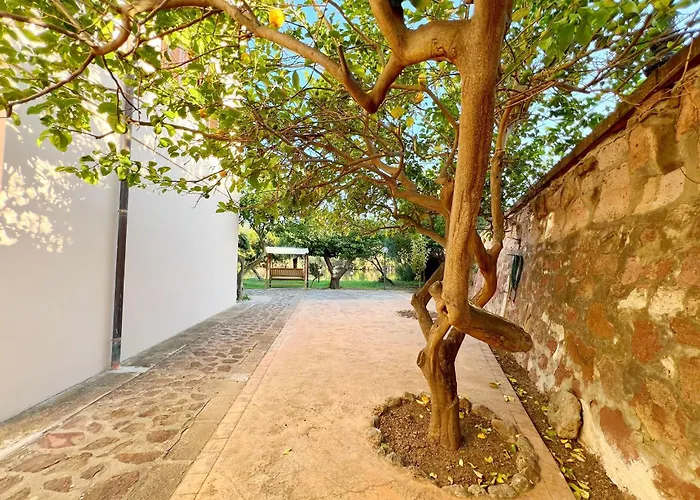 Exclusive Riverside House In The Center Of Bosa - Private Garden And Parking\