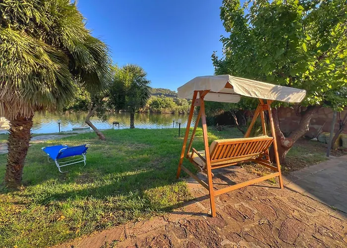 Exclusive Riverside House In The Center Of Bosa - Private Garden And Parking\