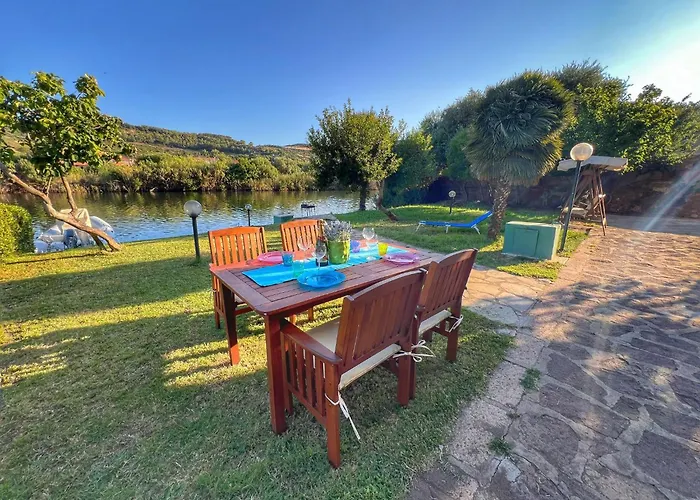 Exclusive Riverside House In The Center Of Bosa - Private Garden And Parking\