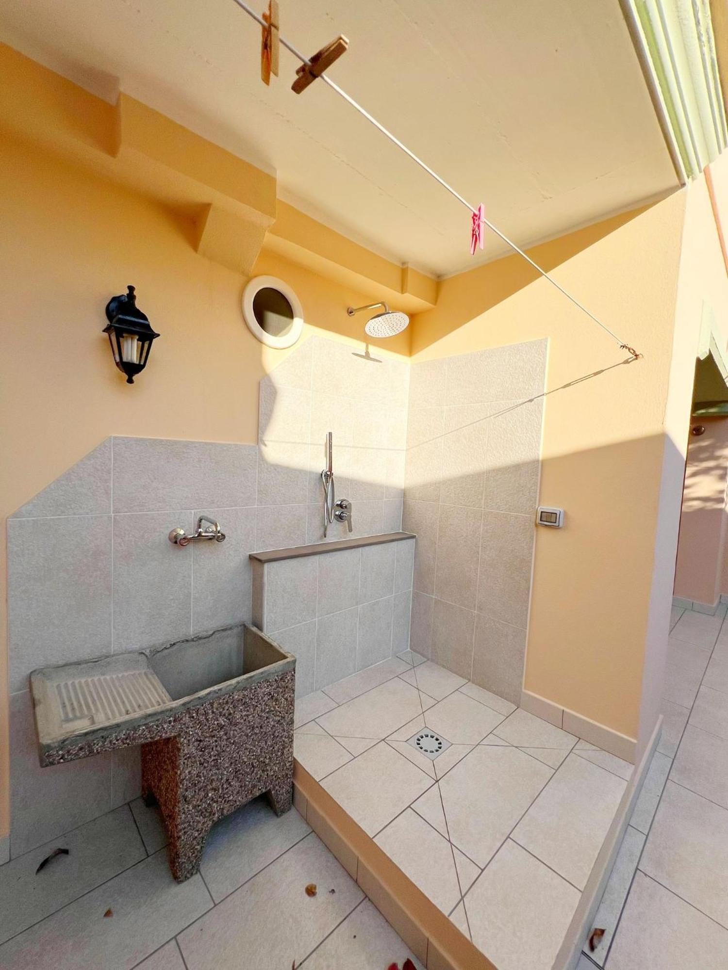 Exclusive Riverside House In The Center Of - Private Garden And Parking