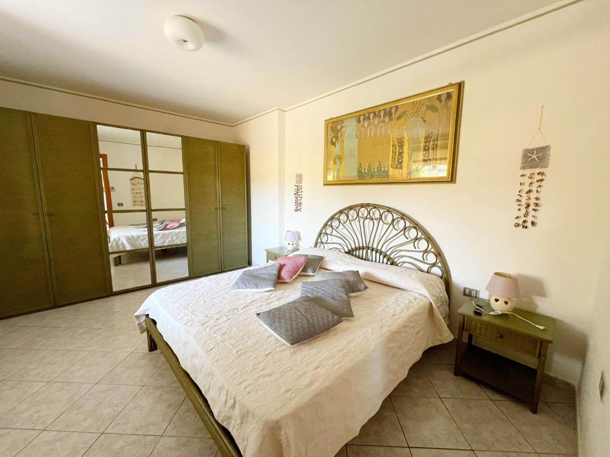 Exclusive Riverside House In The Center Of - Private Garden And Parking