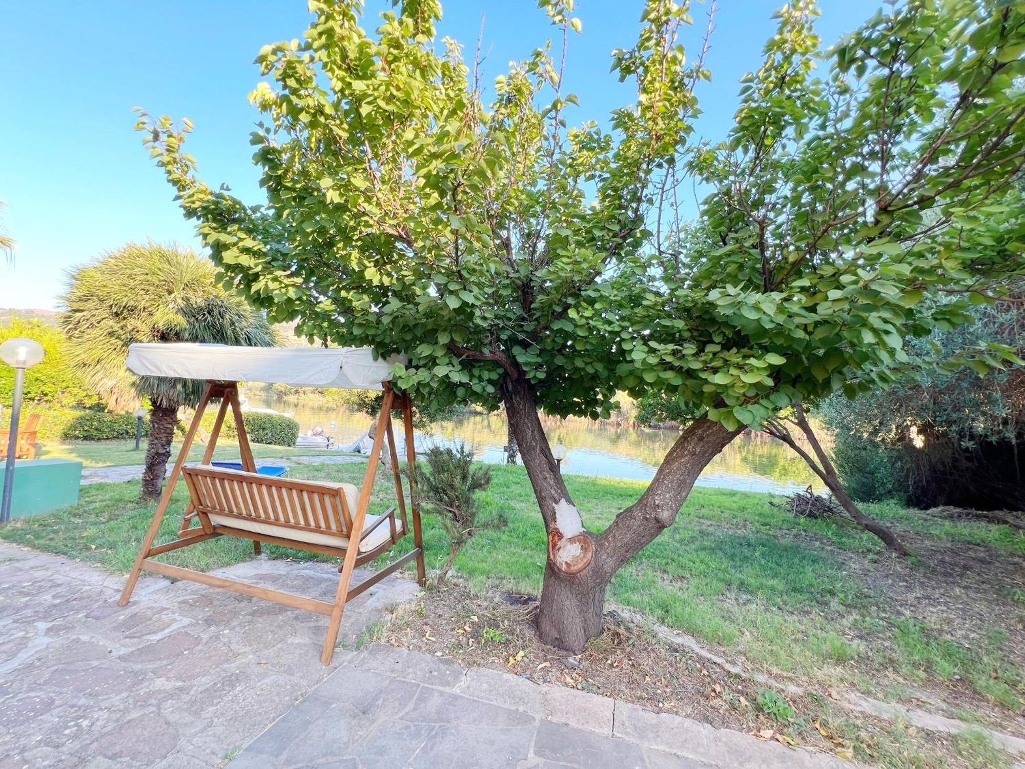 Exclusive Riverside House In The Center Of - Private Garden And Parking