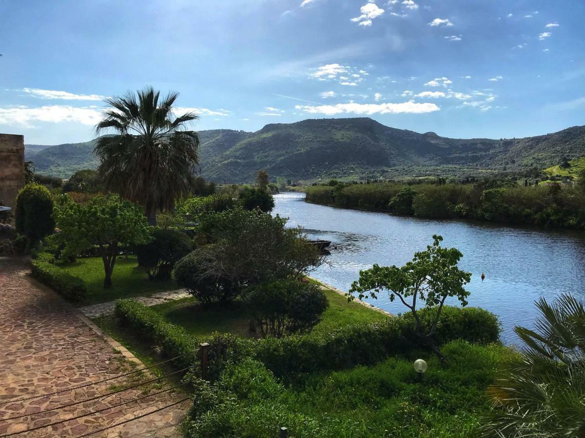 Exclusive Riverside House In The Center Of - Private Garden And Parking