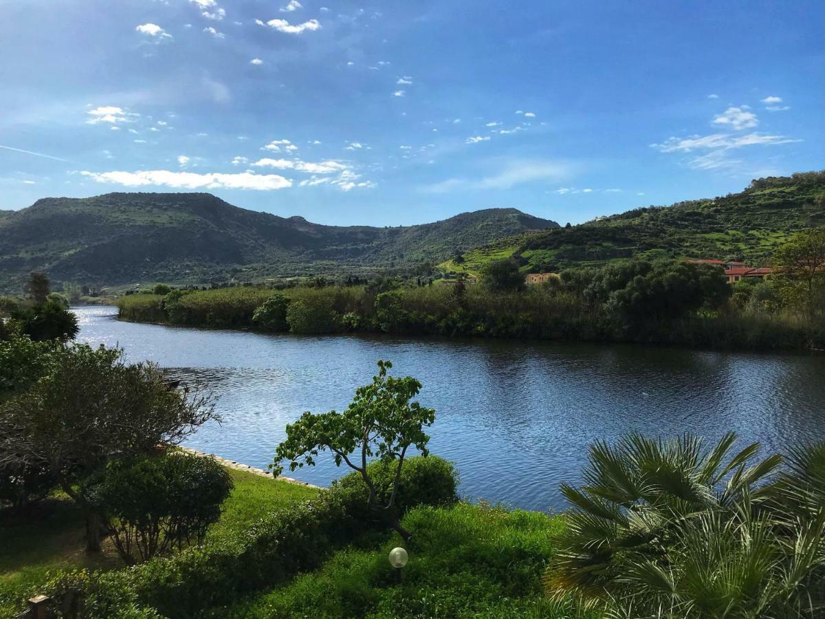 Exclusive Riverside House In The Center Of - Private Garden And Parking